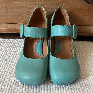 Gorgeous Fluevog Mary-Jane Heels